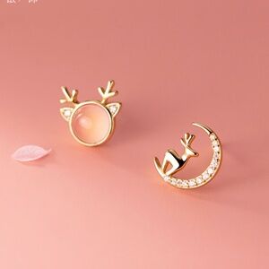 NWT Reindeer Earrings Christmas Holiday Jewelry Gift Present Daughter Mom Aunt